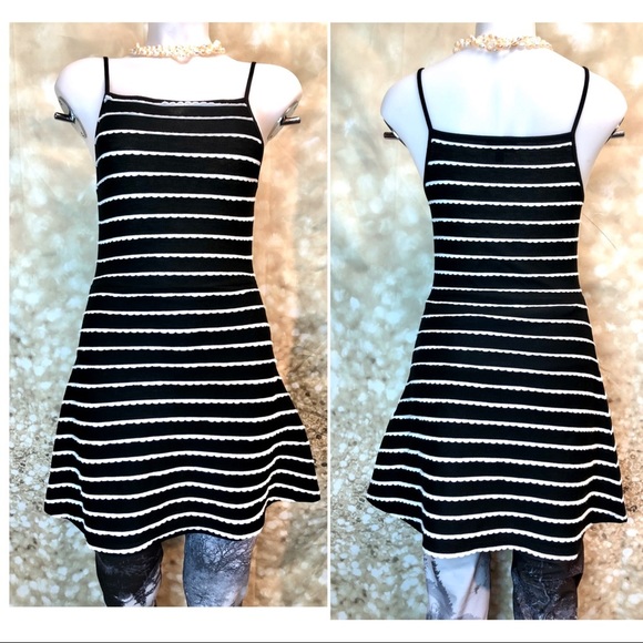 Topshop Dresses & Skirts - Women Topshop summer dress, size 6